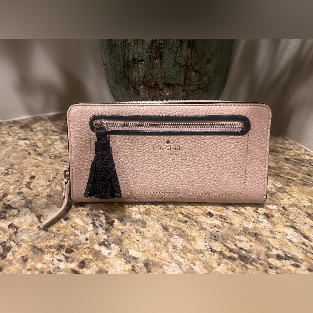 Kate Spade New York Chester Street
Neda Leather Zip Around Wallet